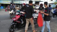 ASLI 33 Beraksi Berbagi Puluhan Paket Takjil Ramadhan