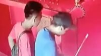 Pencuri Uang Kotak Amal Klenteng Terekam CCTV