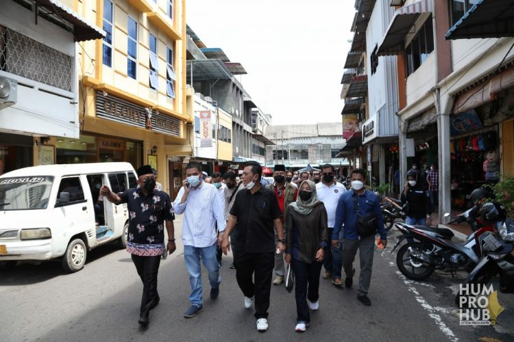 Blusukan Telusuri Kota Lama, Gubernur Ansar Bikin Tanjungpinang Makin Mempesona