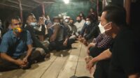 Warga Desa Belungkur Lingga Mengadu Jalan Rusak ke Gubernur Ansar
