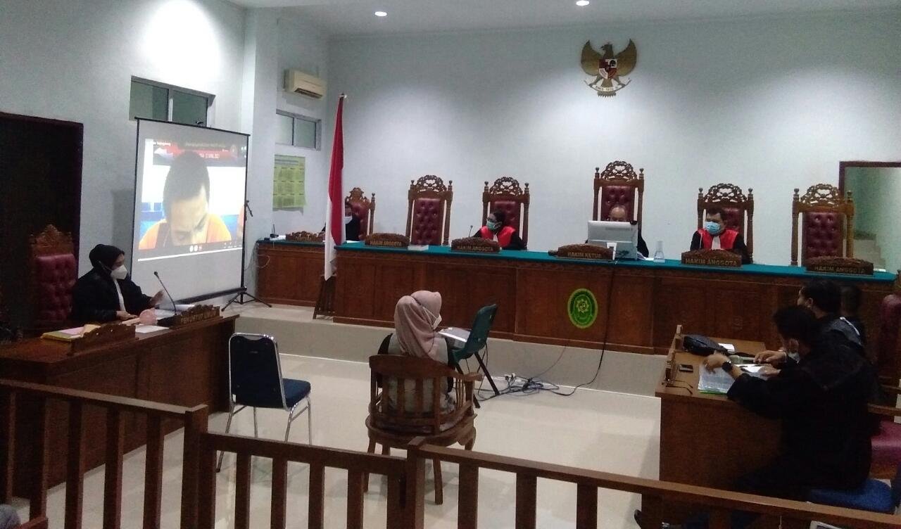 Pelapor Belum Pernah Lihat Ijazah Terdakwa Rini Pratiwi