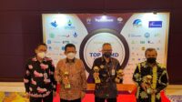Gubernur Ansar Terima Penghargaan Top Pembina BUMD 2021