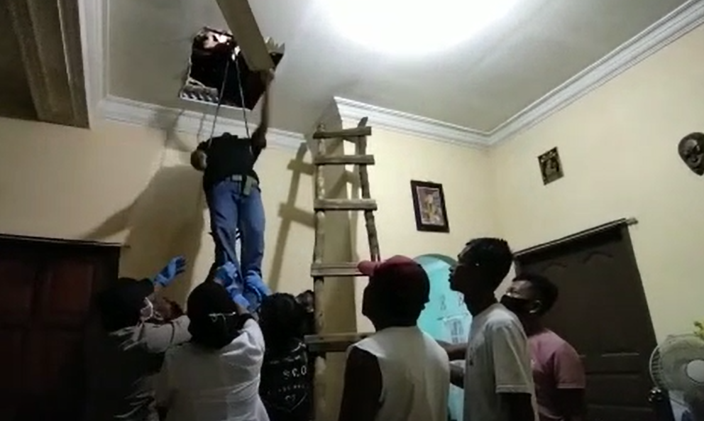 Seorang Pria Ditemukan Gantung Diri di Rumah Kontrakan