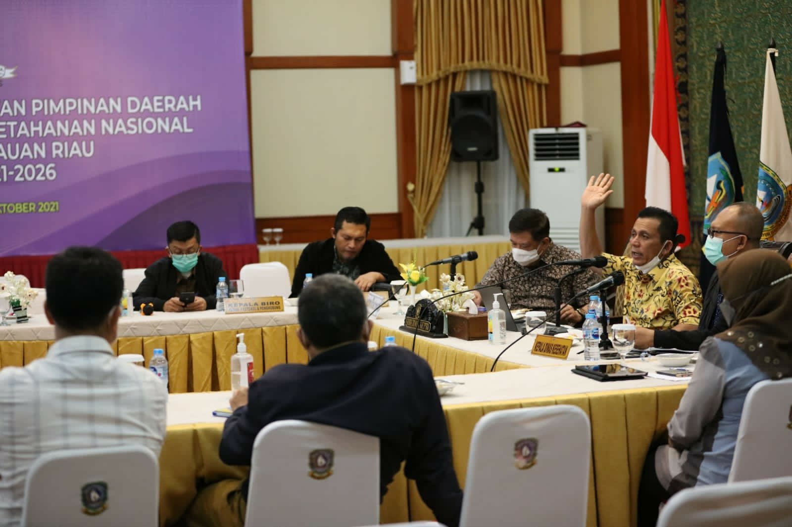 Gubernur Kepri Ingatkan Bupati dan Wali Kota Kejar Target Vaksinasi Lansia