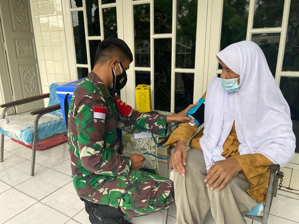 Ratusan Warga di Kelurahan Tanjungpinang Barat Terima Vaksin Covid 19