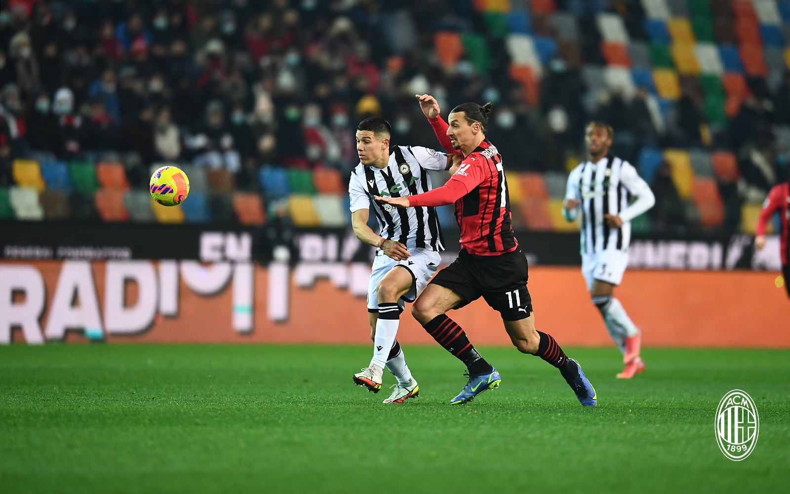 Ibrahimovic Paksa Laga Udinese VS Milan Imbang 1-1