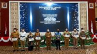 Gubernur Ansar Serahkan DIPA dan TKDD 2022