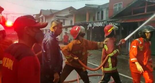 Swalayan Devon Smart Market Terbakar