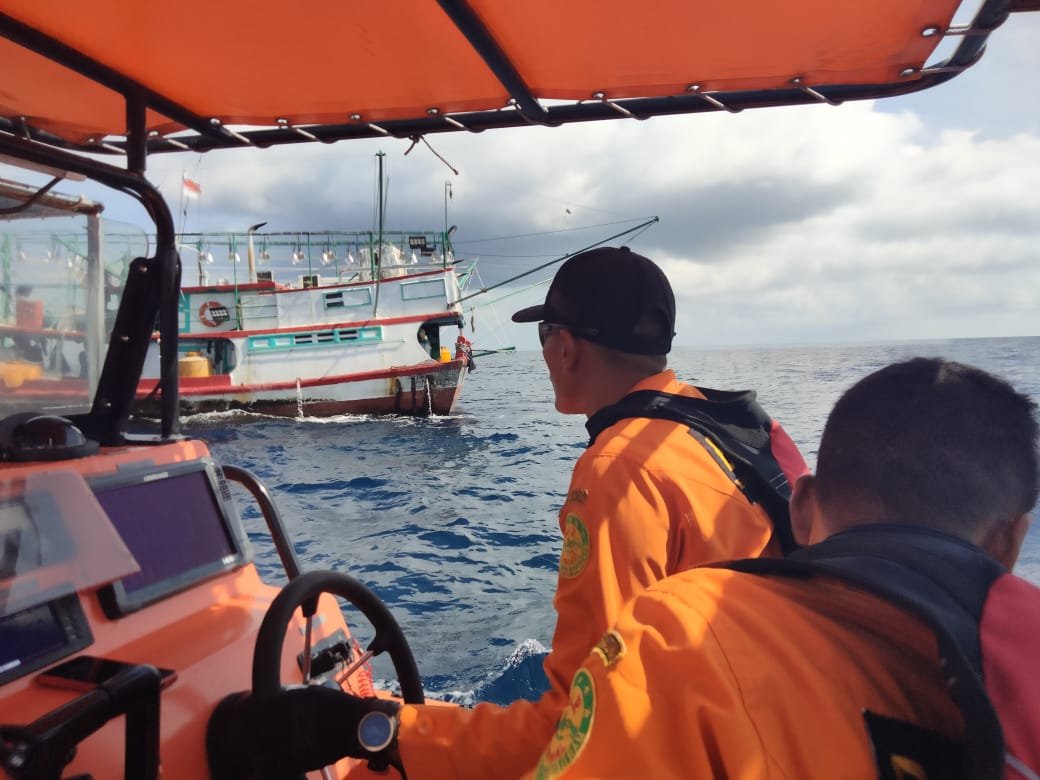 Dua Korban Kapal Tenggelam di Perairan Anambas Ditemukan Selamat