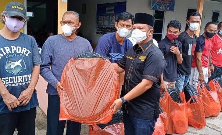 TJA Salurkan Bantuan Ribuan Alat Tangkap Ikan Untuk Nelayan Tanjungpinang