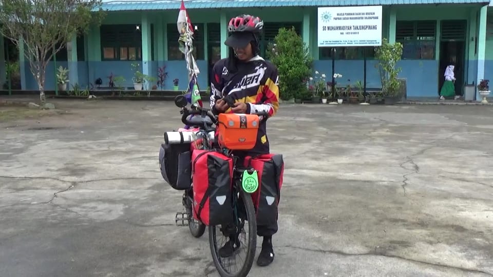 Cerita Fauzan, Pemuda Asal Sucang Gunakan Sepeda Menuju Tanah Suci Mekkah