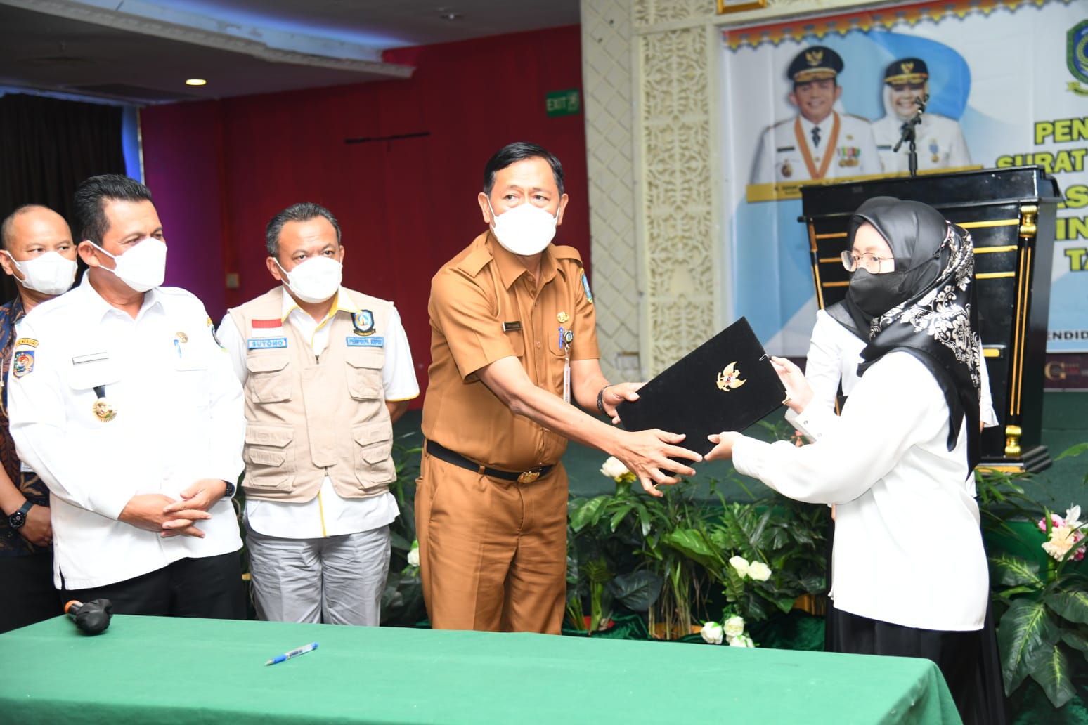 Ratusan Guru di Batam Tandatangani Perjanjian Kerja