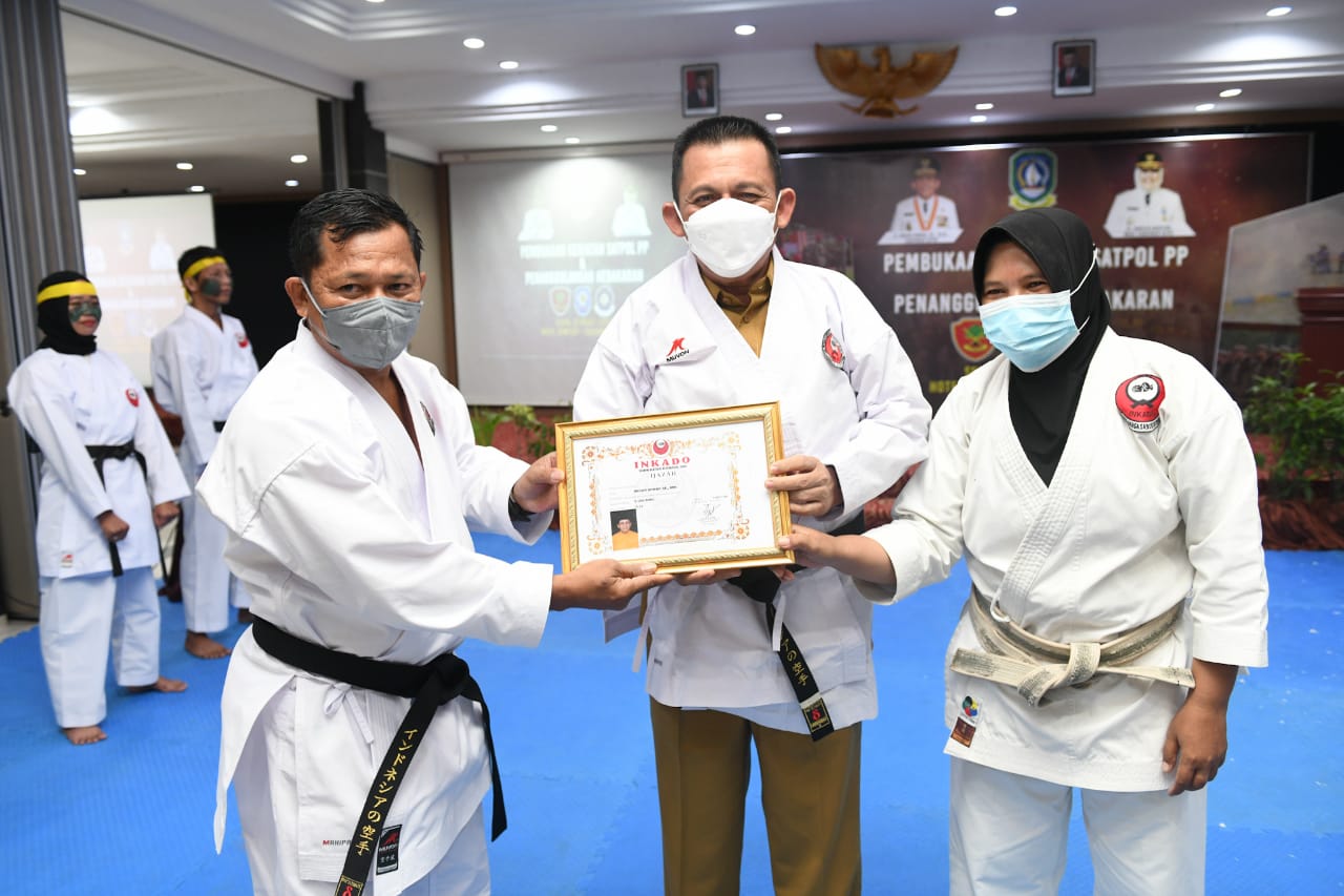 Gubernur Ansar Minta Satpol PP Kedepankan Sikap Humanis