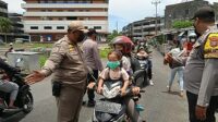 Petugas Gabungan Razia Sertifikat Vaksin Covid 19