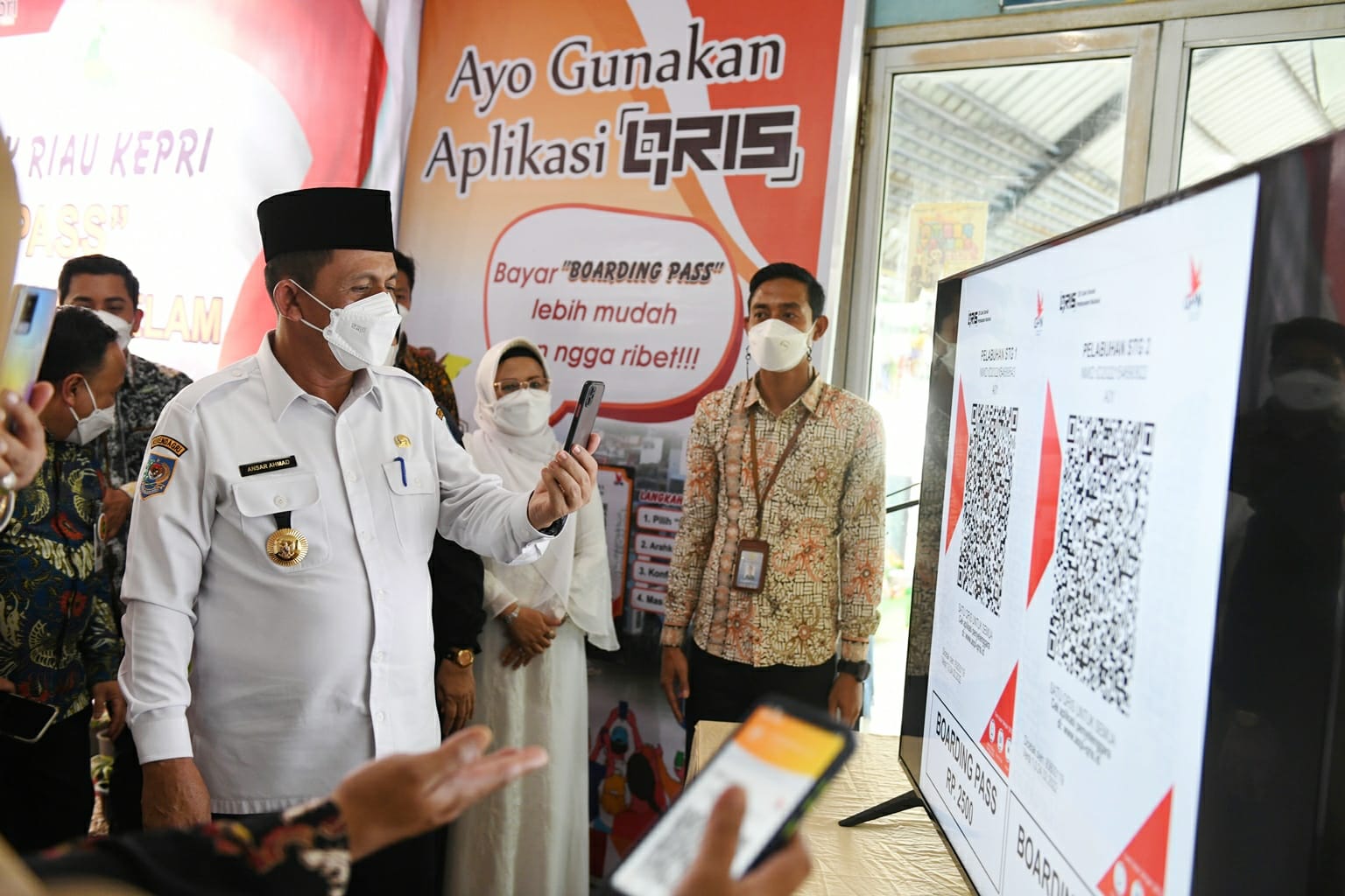 Gubernur Ansar Resmikan QRIS di Pelabuhan Sri Tanjung Gelam