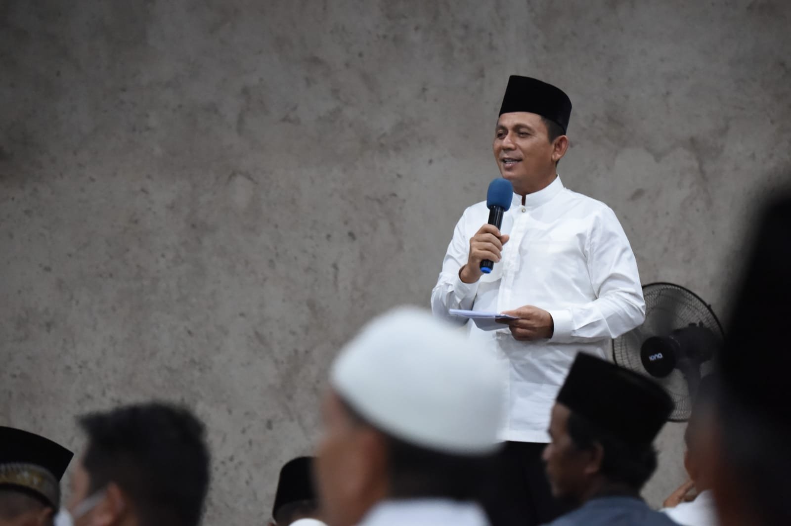 Gubernur Ansar Bersafari Ramadhan di Masjid Muthaminah Kavling Sagulung Batam