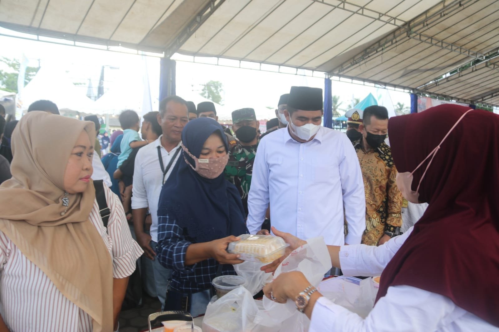 Bangganya Roby Melihat Produk UMKM Ramai di Bazar Ramadhan