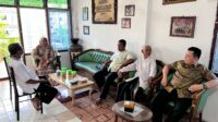 Gubernur Ansar Kunjungi Sejumlah Tokoh Masyarakay di Hari Raya Kedua