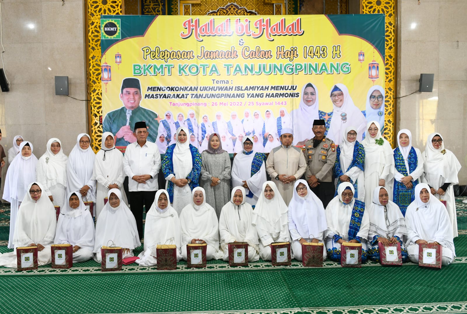 Gubernur Kepri Lepas Jemaah Calon Haji BKMT Kota Tanjungpinang