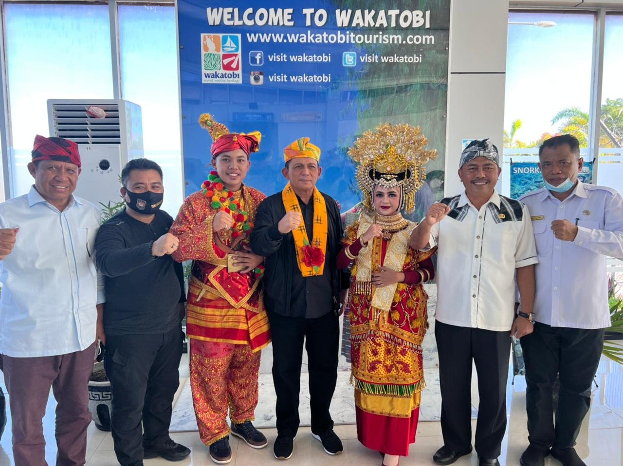 Mendarat di Bandara Matohara, Gubernur Ansar Disambut Hangat Pemprov Sulteng dan Pemkab Wakatobi