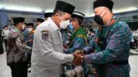 449 JCH Embarkasi Batam Kloter Pertama Dilepas oleh Gubernur Kepri