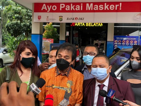 Unggah Meme Stupa, Eks Menpora Roy Suryo Tersangka Penista Agama