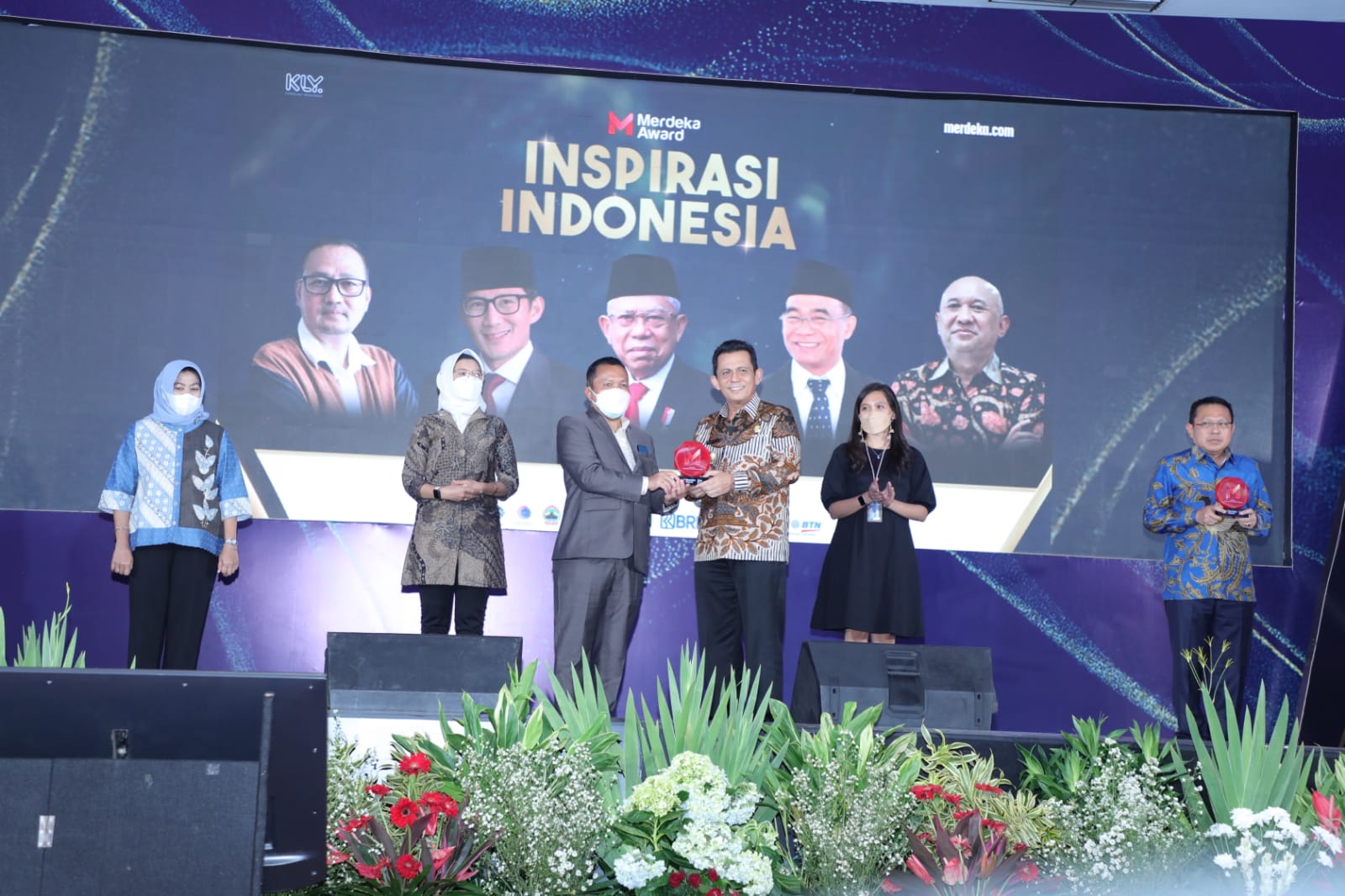 Merdeka Award 2022, Gubernur AnsarTerima Penghargaan Kategori 'Inovatif Untuk Negeri' 