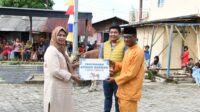 Dewi Ansar Kelilingi Pulau Bintan Untuk Menyerahkan Hewan Qurban