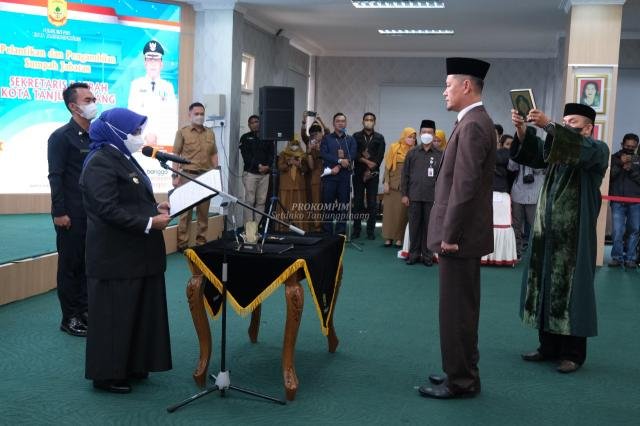 Zulhidayat Dilantik Sebagai Sekdako Tanjungpinang