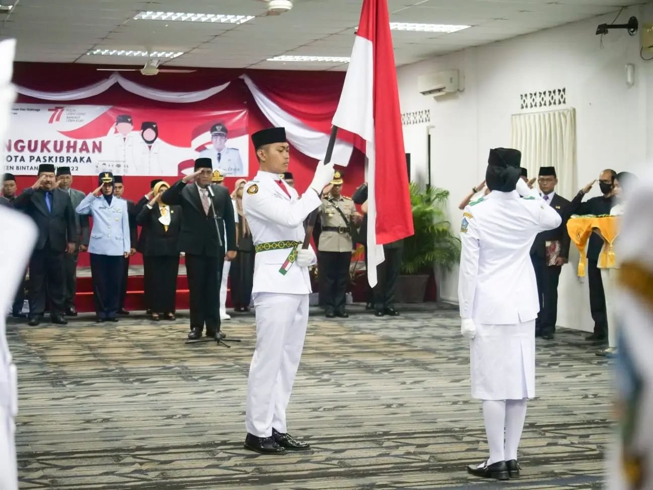 Roby Kukuhkan Paskibraka Bintan Tahun 2022
