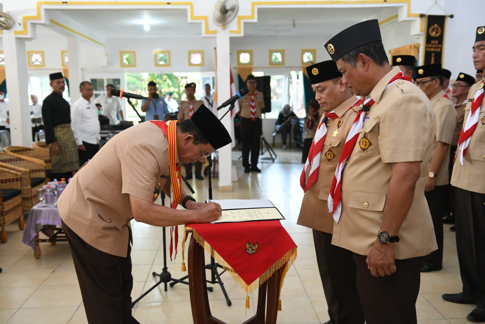 Gubernur Ansar Lantik Mabicab & Kwarcab Pramuka & ICMI Orda Kabupaten Lingga 2022-2027