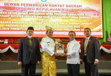 Photo of DPRD Kepri Sahkan APBD Perubahan Tahun 2022 Rp3,965 Triliun
