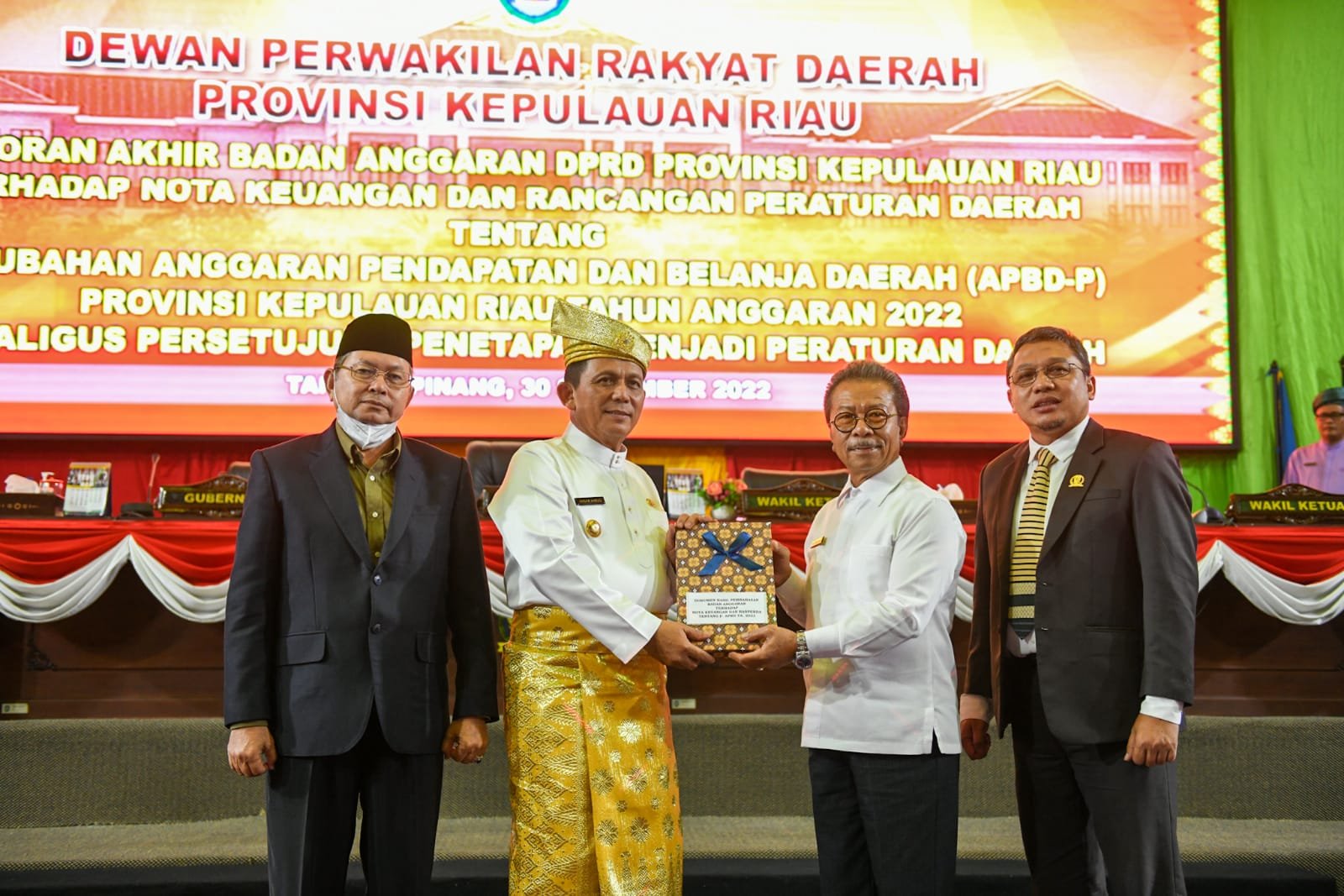 DPRD Kepri Sahkan APBD Perubahan Tahun 2022 Rp3,965 Triliun