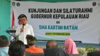 Kunjungi SMA Kartini Batam, Ini Pesan Gubernur Ansar