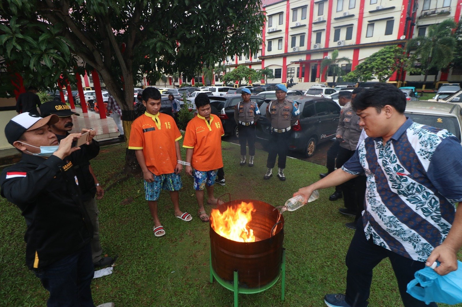 Polda Kepri Musnahkan Barang Bukti Ganja Sebanyak 132, 72 Gram Dengan ...