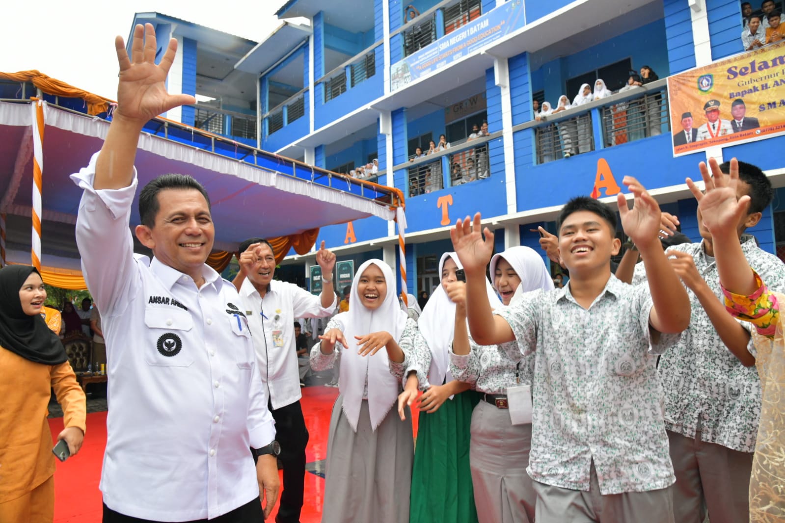Gubernur Ansar Buka Bimtek Kepala Sekolah SMA/SMK di Batam