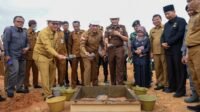 Gubernur Ansar Letakkan Batu Pertama Pembangunan Gedung RRSKJKO Engku Haji Daud