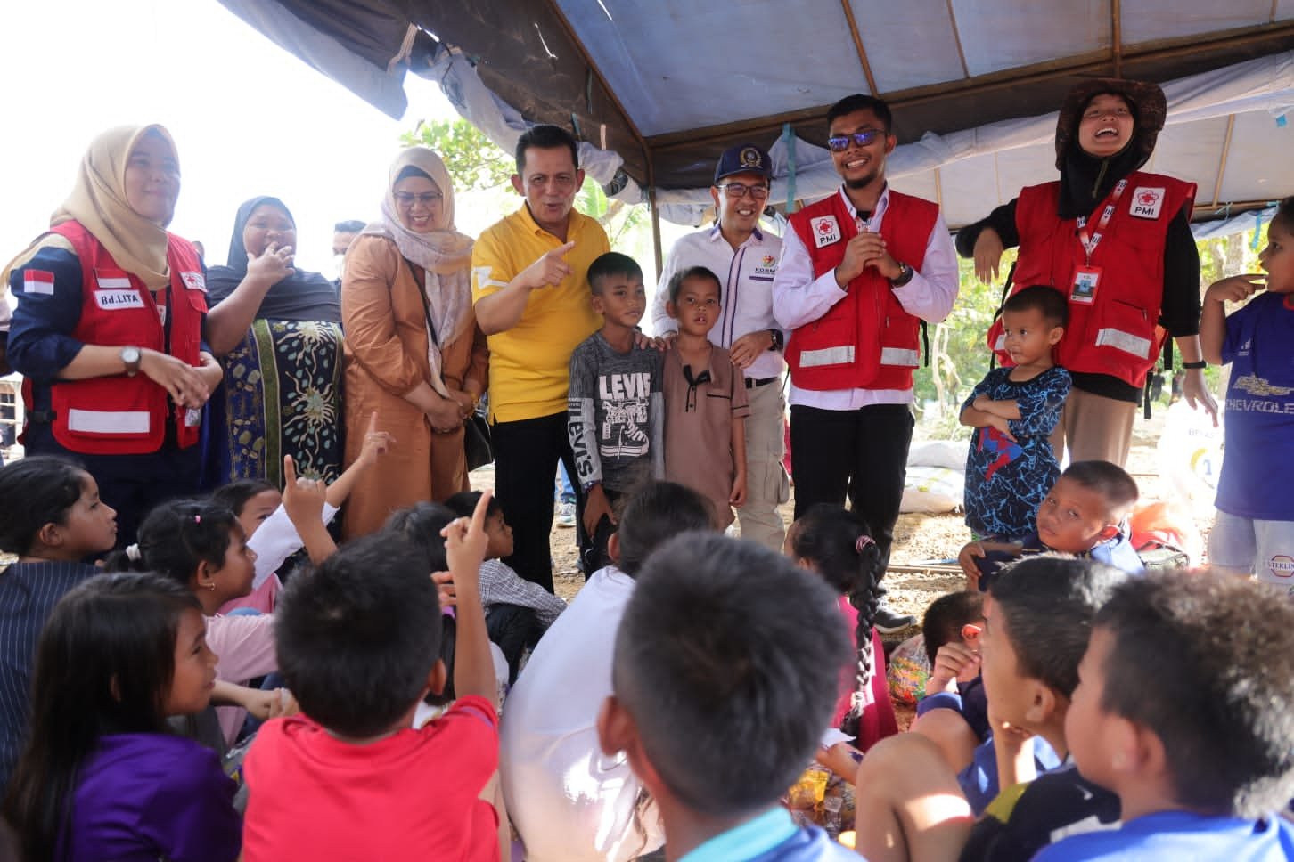 Gubernur Ansar Tinjau Korban Puting Beliung di Pulau Kasu Batam