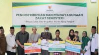 Sekda dan Baznas Bintan Distribusikan Manfaat Zakat Kepada Puluhan Mustahik.