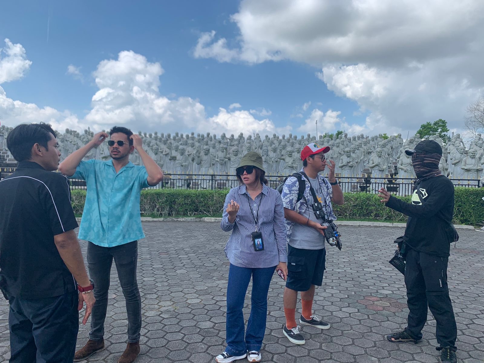 Wisatawan Kagumi Arsitektur Bangunan Vihara Patung Seribu Tanjungpinang