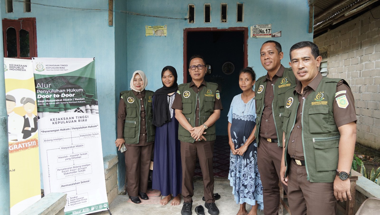 Kejati Kepri Berikan Pelayanan Hukum Door To Door ke Masyarakat Kurang Mampu dan Rentan di Bintan.