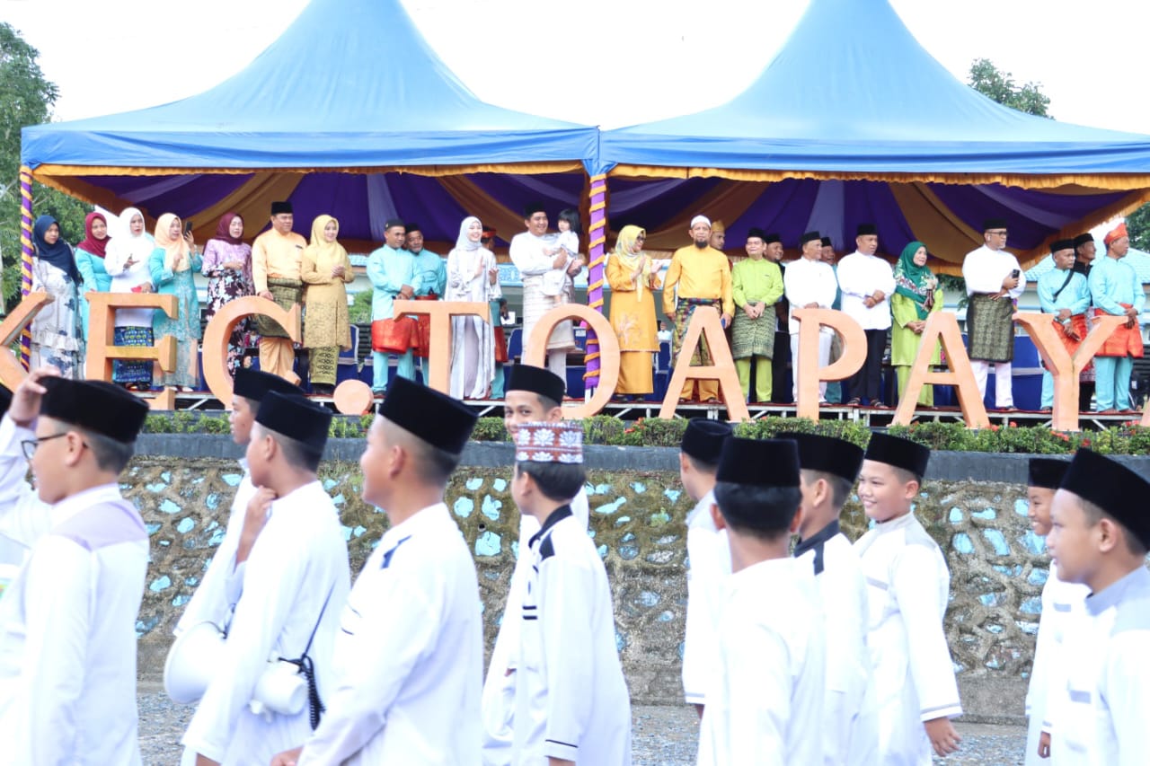 Ratusan Peserta Meriahkan Pawai Pekan Muharram di Kecamatan Toapaya Bintan.