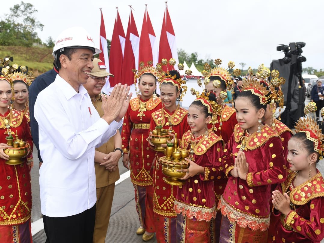 Kunker di Bengkulu, Presiden Tegaskan Pentingnya Pendidikan Anak