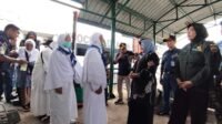 Wali Kota Rahma Sambut 214 Jemaah Haji Asal Tanjungpinang di Pelabuhan SBP.