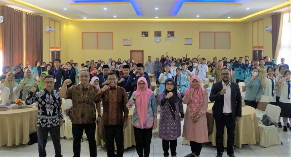 Forum Anak Tanjungpinang Timur Raih Juara I Debat Bahasa Inggris.