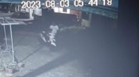 Aksi Pencurian Sepeda Motor di Perumahan Alam Tirta Tanjungpinang Terekam CCTV.