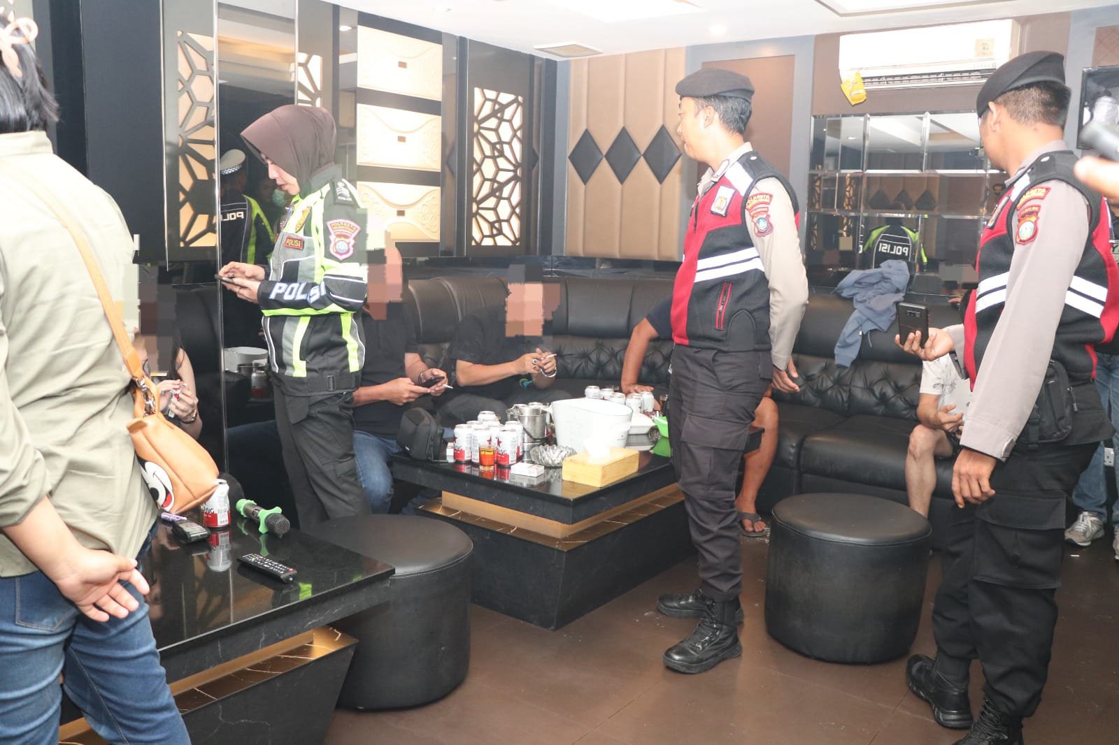 Polresta Tanjungpinang Gelar Razia THM Sasar Narkoba dan Identitas Pekerja.