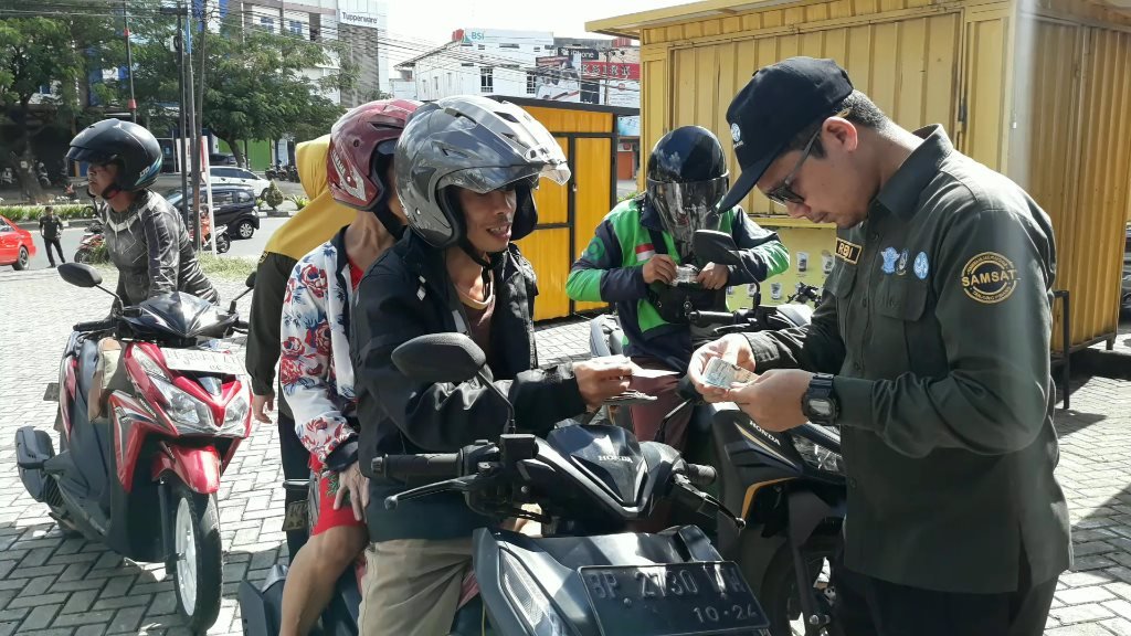 Puluhan Kendaraan Terjaring Razia Pajak di Tanjungpinang.