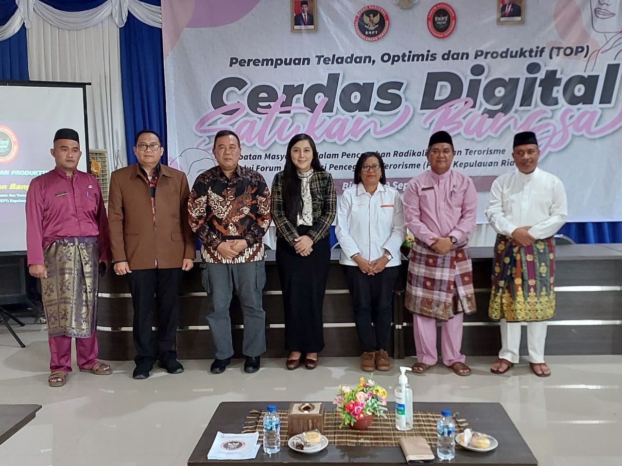 Cegah Radikalisme dan Terorisme, BNPT dan FKPT Kepri Gelar Sosialisasi Perempuan TOP di Bintan .