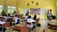 Polsek Daik Lingga Sosialisasikan Penerimaan Anggota Polri ke Sekolah.